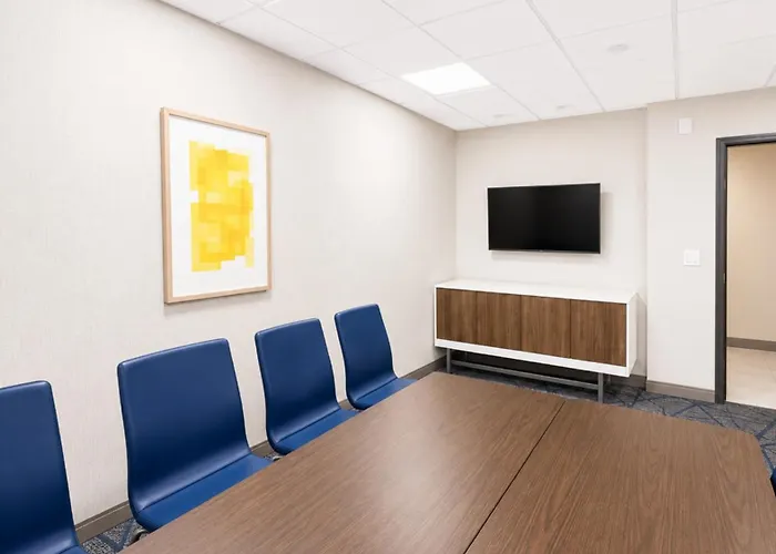 Holiday Inn Express & Suites Yankton By Ihg